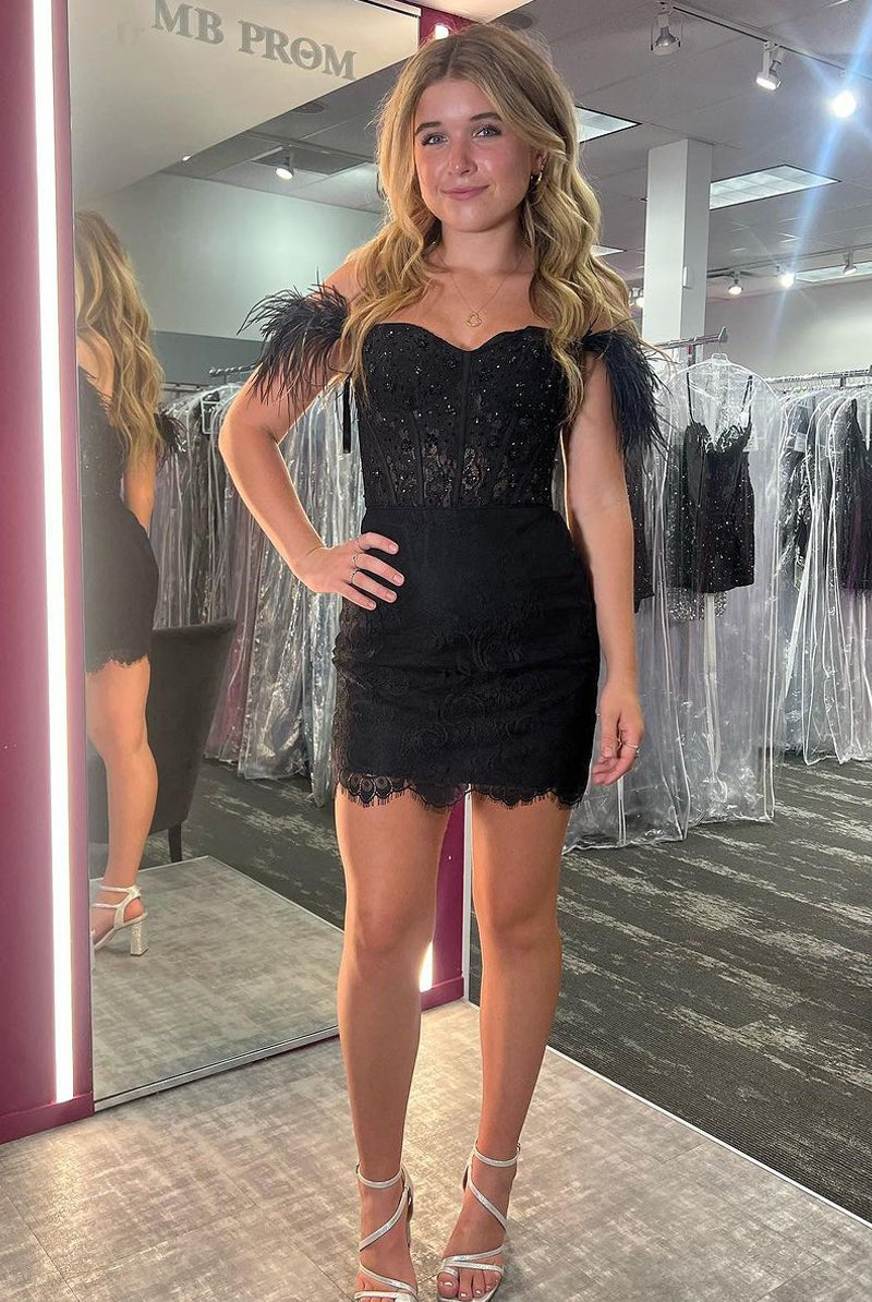 Arwen | Bodycon Sweetheart Black Lace Short Homecoming Dresses with Feather