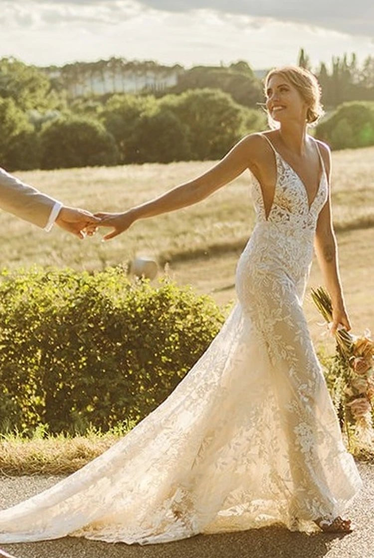 Bohemian Full Body Lace Mermaid Sexy Hip Wrap Wedding Dress Spaghetti Straps with Backless