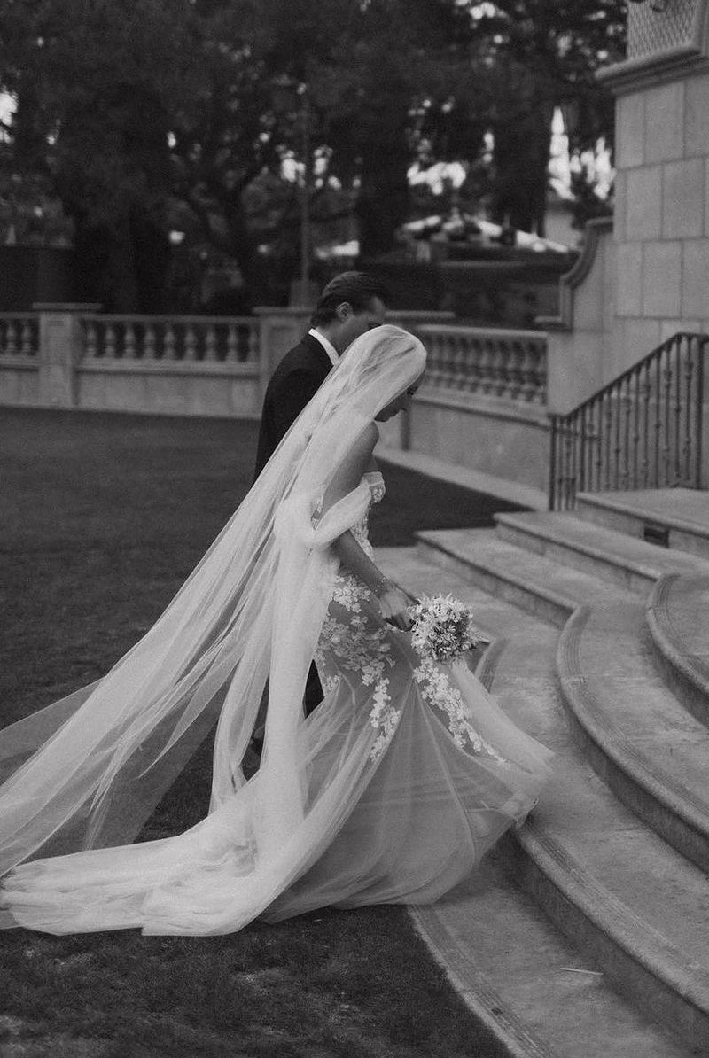 Glamorous Mermaid Off the Shouder Tulle Lace Wedding Dresses
