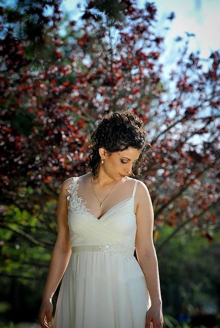 Chiffon Sleeveless Lace Appliques Backless Wedding Dress with Sash