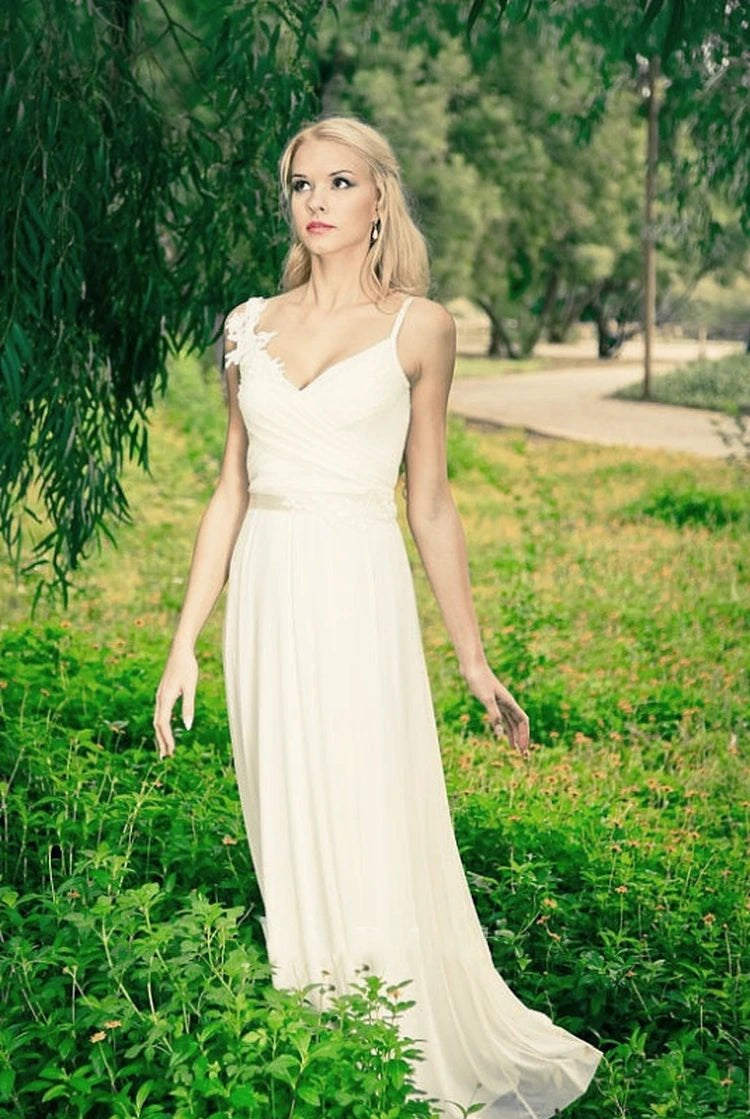 Chiffon Sleeveless Lace Appliques Backless Wedding Dress with Sash