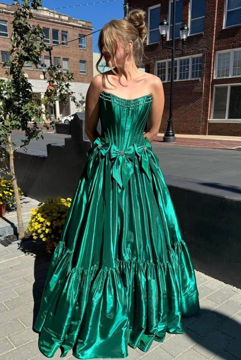 Cristal | A - Line Black Scoop Neck Satin Long Prom Dresses with Bow Knots - KissProm