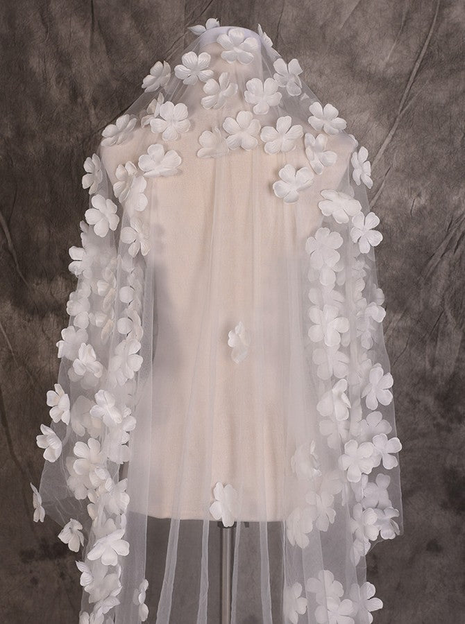 Cute Lace Flower Appliques One Tier Cut Edge Wedding Veil - KissProm
