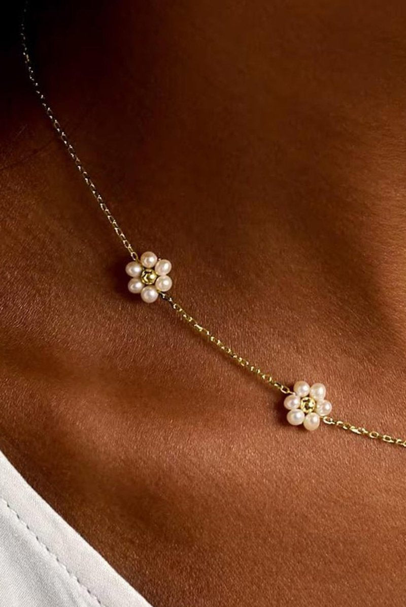Daisy Pearl Necklace