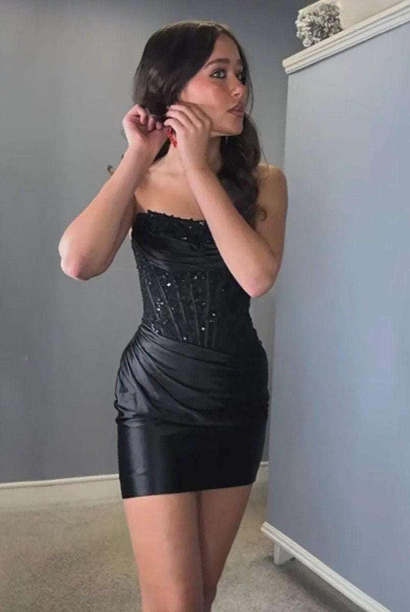 Delmira | Black - Strapless Bodycon Satin Pleated Short Homecoming Dresses With Beading