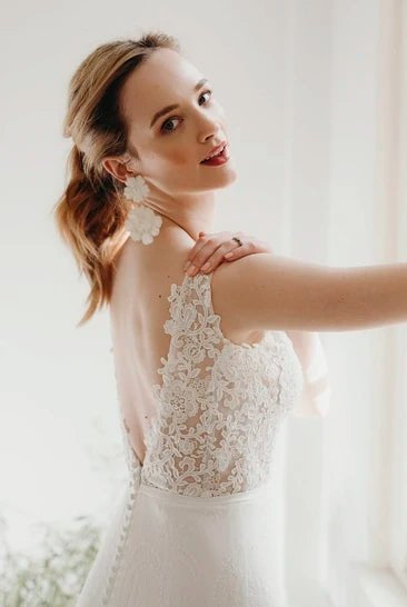 Lace Sleeveless Elegant Mermaid Plunging V-neck Bridal Gown With Deep V-back And Buttons