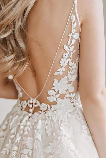 Bohemian A Line Floor-length Lace Tulle Spaghetti V-neck Sleeveless Wedding Dress