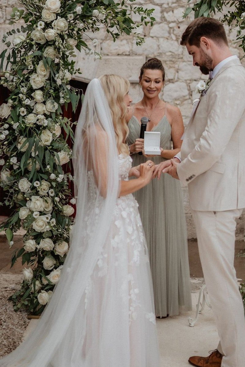 A-Line Sweetheart Tulle Wedding Dresses with Appliques