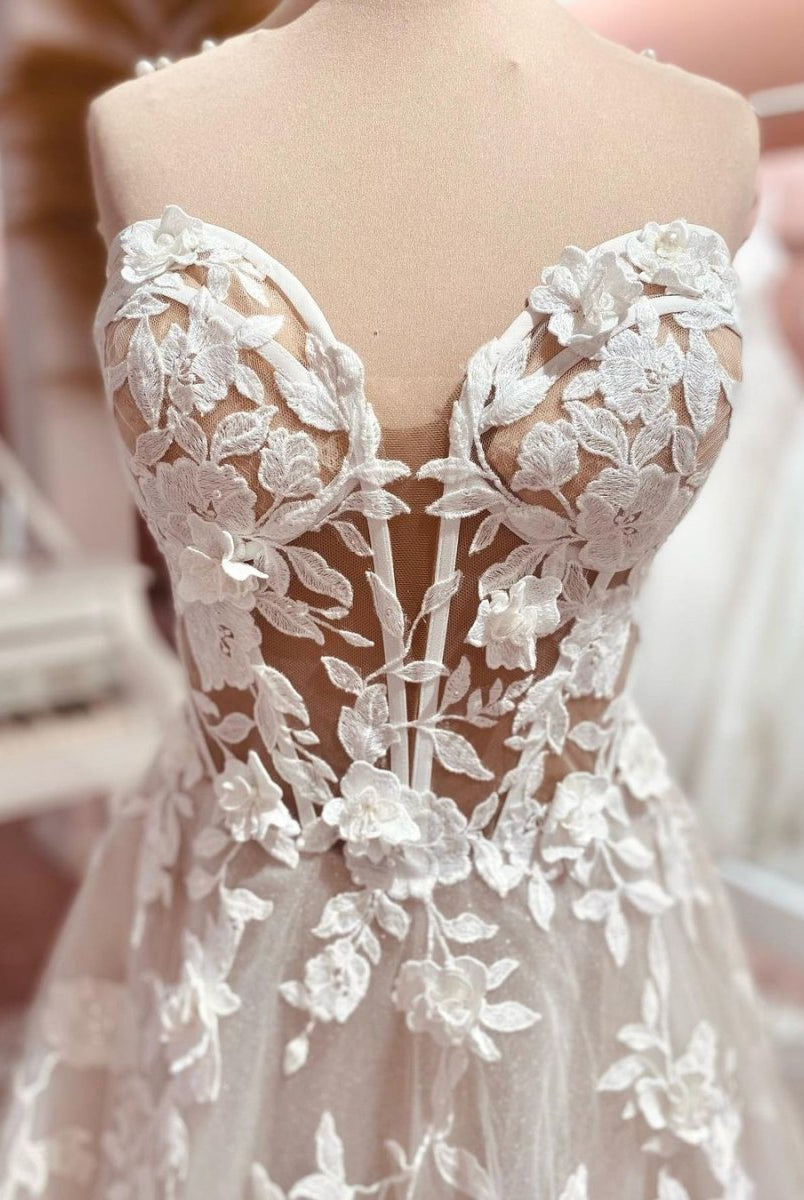 Fairy A Line Sweetheart Tulle Long Wedding Dresses with Appliques