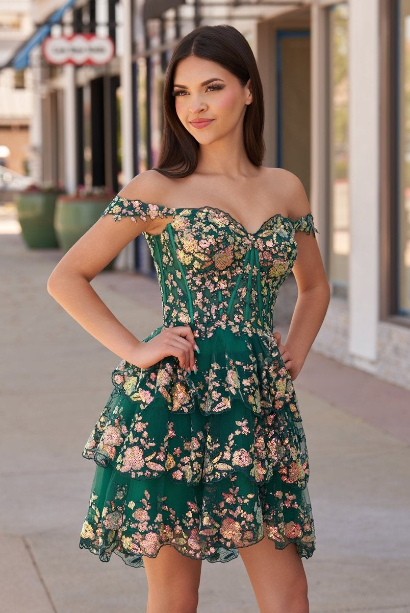 Everly | Green - A-Line Sweetheart Tiered Short Homecoming Dress