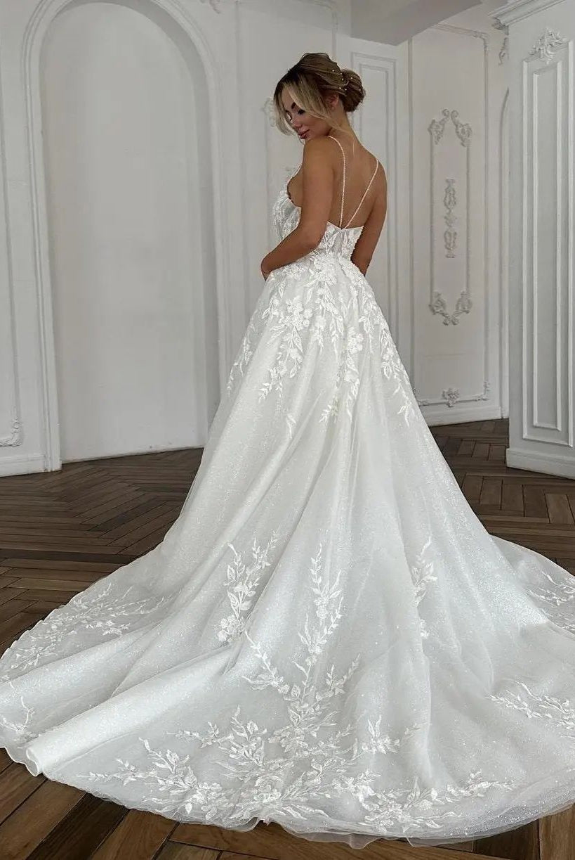 Charming A Line V Neck Tulle Long Wedding Dresses with Appliques