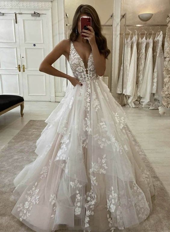 Elegant A-Line V Neck Wedding Dresses with Appliques