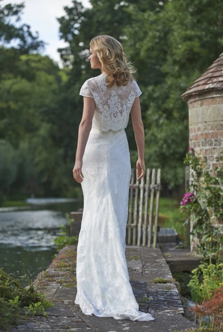 Floor-Length Square Cap-Sleeve Appliqued Lace Wedding Dress