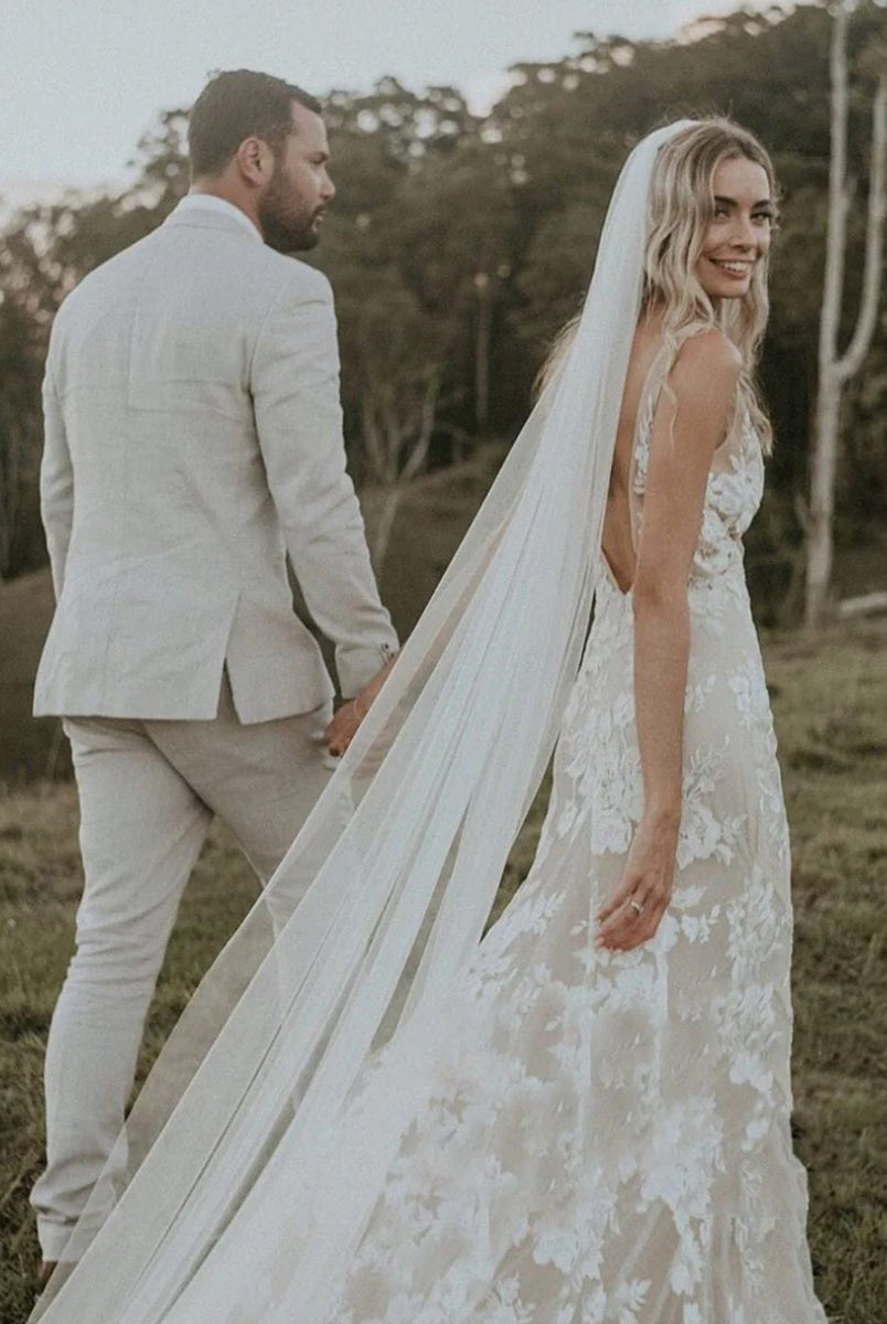 Floral Lace Appliques V Neck Sleeveless Mermaid Boho Wedding Dresses - KissProm