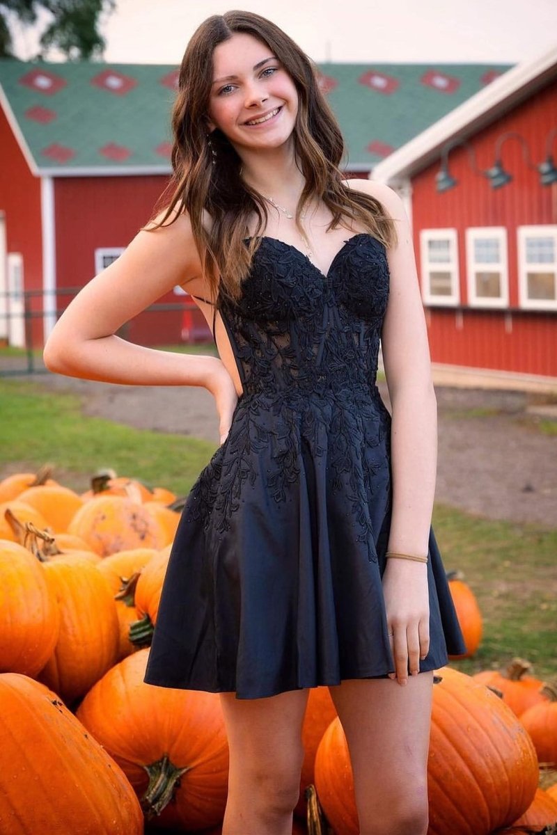 Green Appliques Sweetheart Lace-Up A-Line Short Party Dress