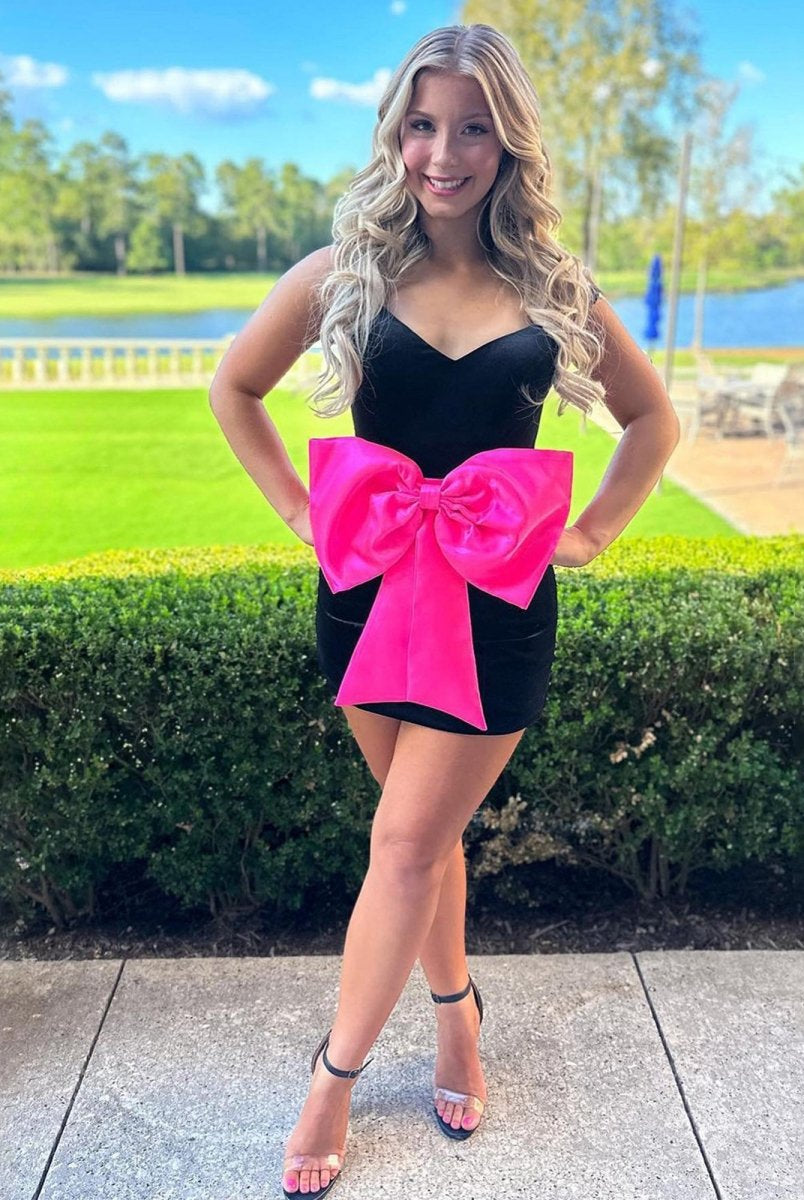 Kerith | Black - Spaghetti Straps Velvet Short Homecoming Dress With Bow