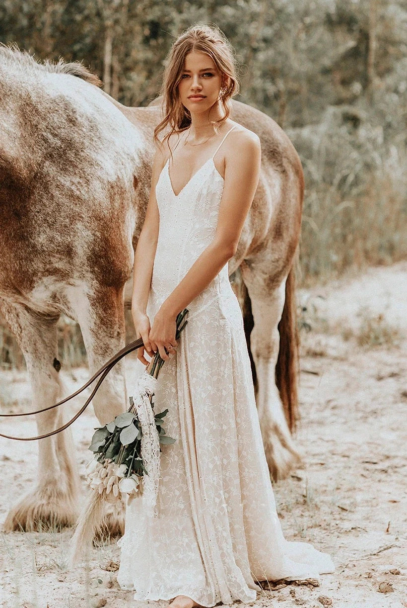 Iolanda | Lace Spaghetti V-neck Sheath Wedding Gown With Straps And Open Back