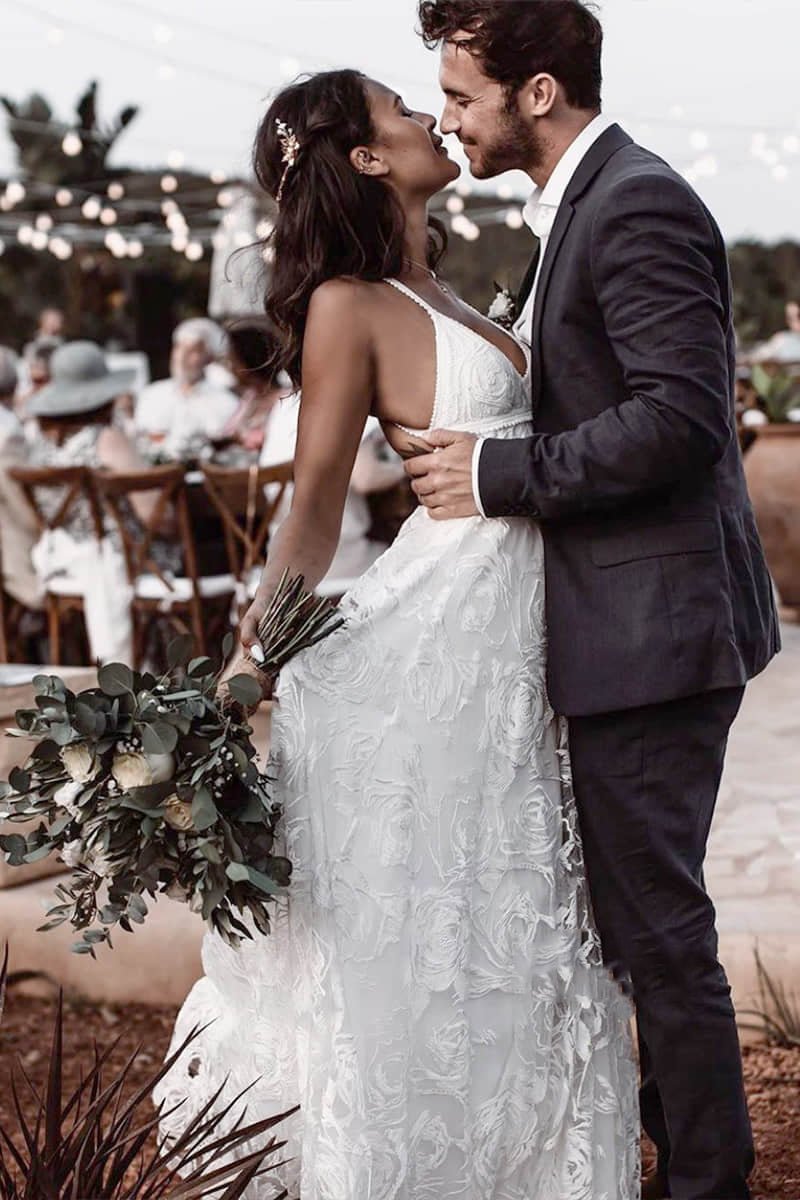 Luxury Lace Chic Halter A-Line Bohemian Wedding Dress with Slit Bridal Gowns