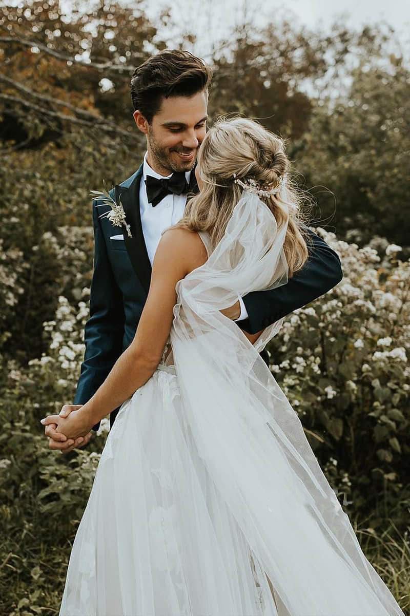 Marvelous V-neck A-Line Wedding Dress Tulle Appliques Rustic Wedding Dress