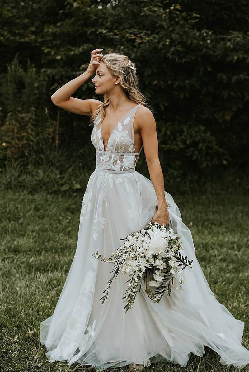 Marvelous V-neck A-Line Wedding Dress Tulle Appliques Rustic Wedding Dress