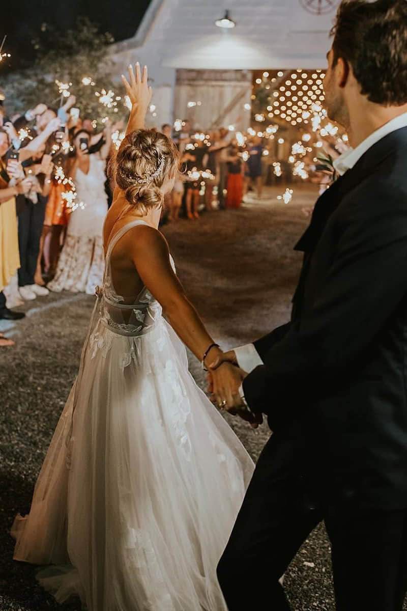 Marvelous V-neck A-Line Wedding Dress Tulle Appliques Rustic Wedding Dress