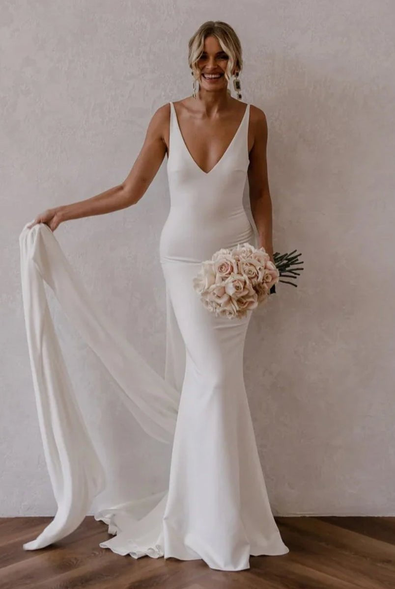 Jaylynn | Mermaid Deep V - Neck Backless White Wedding Dress - KissProm