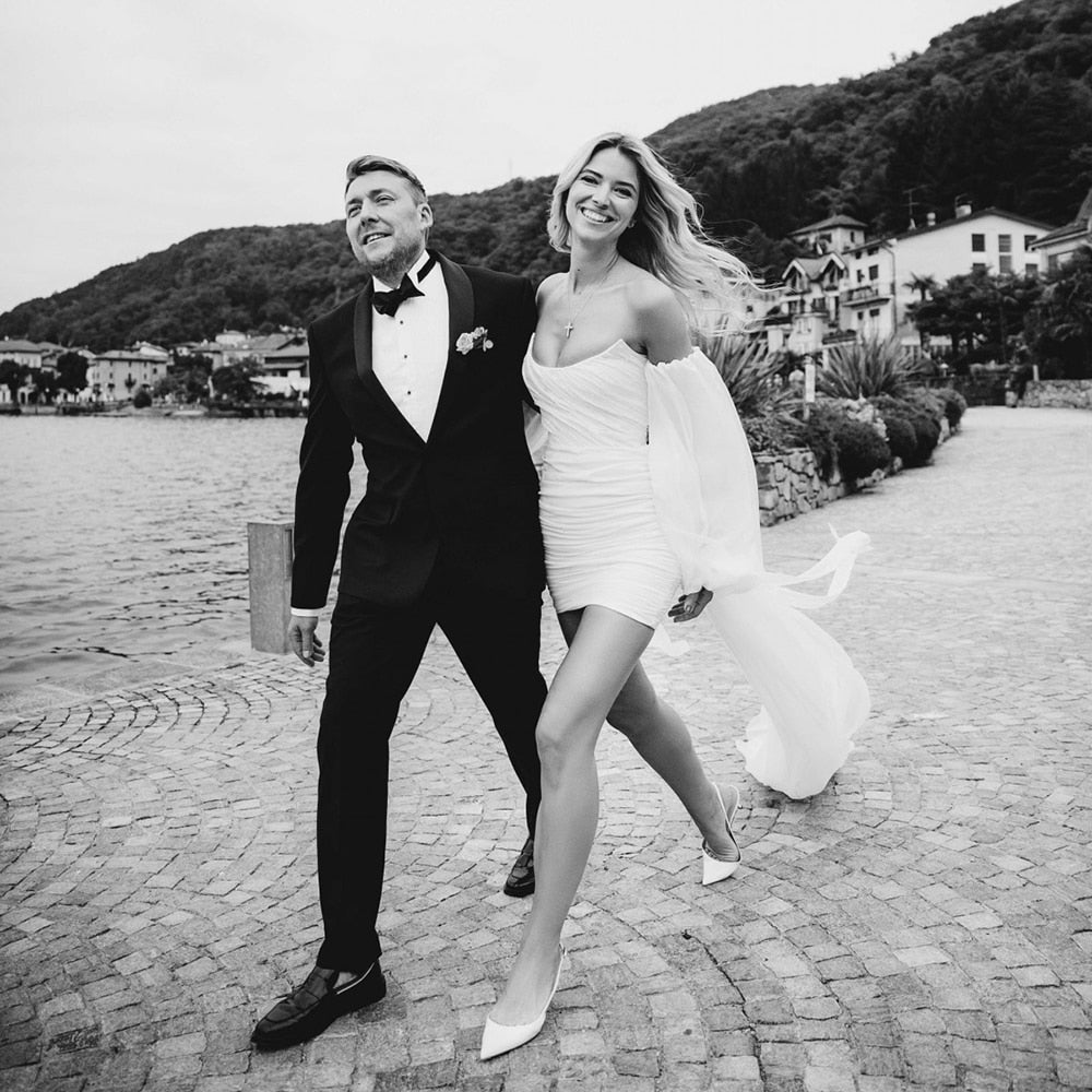 Modern Chiffon Minimalist Wedding Dress with Detachable Long Sleeves