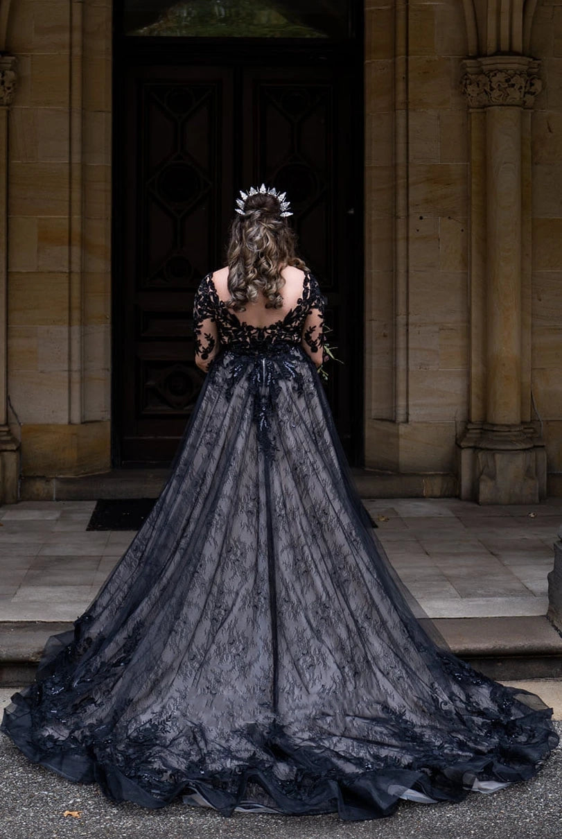 Modern Gothic Boho Lace Black Wedding Dress Vintage Unique A-Line Long Sleeve Bridal Gown with Court Train