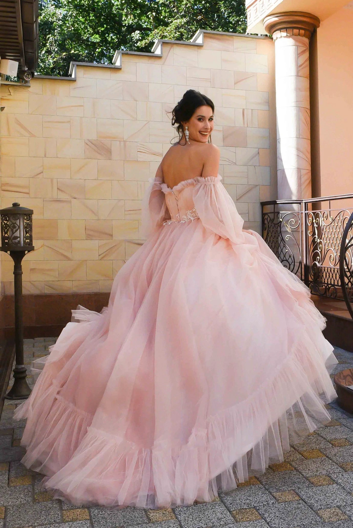Off-shoulder Charming Sweetheart Tulle Wedding Dress With Poet Sleeves
