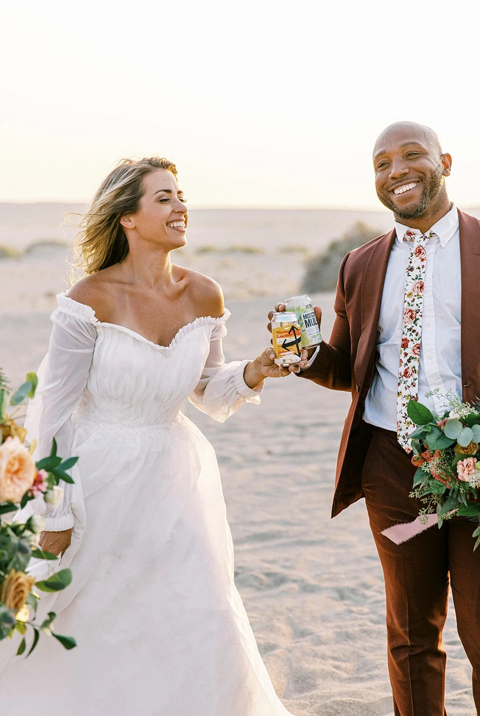 Off-shoulder Sleeves Sweetheart Elegant Chiffon Wedding Dress with Appliques