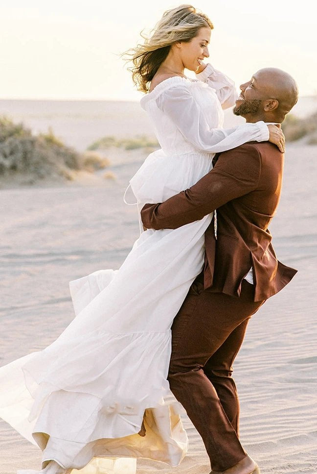 Off-shoulder Sleeves Sweetheart Elegant Chiffon Wedding Dress with Appliques