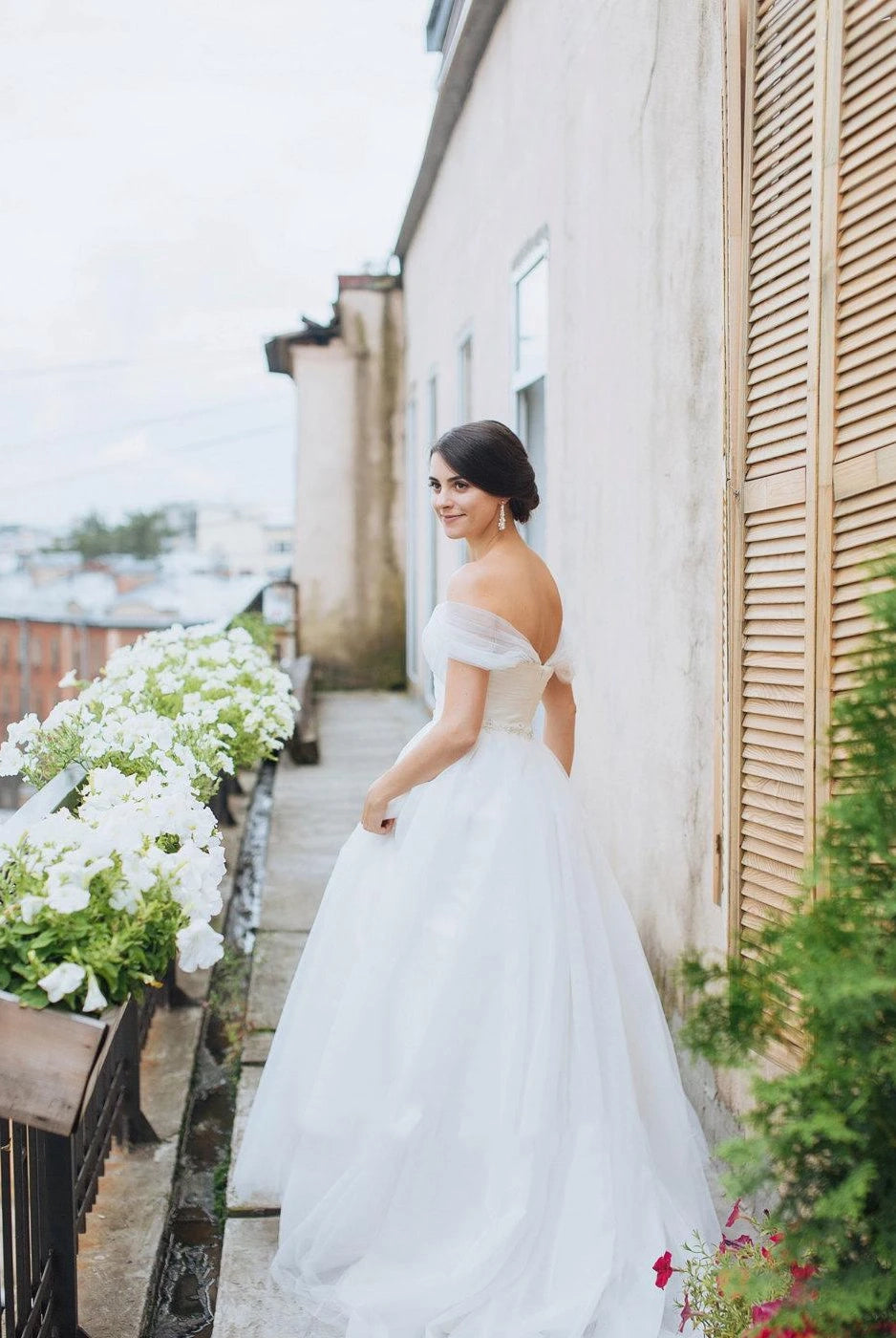 Off-The-Shoulder Tulle Ball Gown Sweep Train Dress