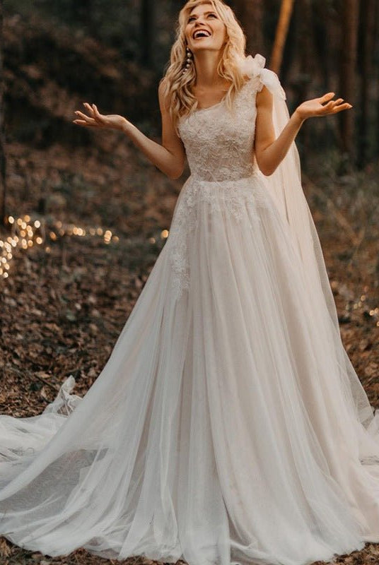 One Shoulder A Line Tulle Sleeveless Zipper Lace Wedding Dresses with Shawl
