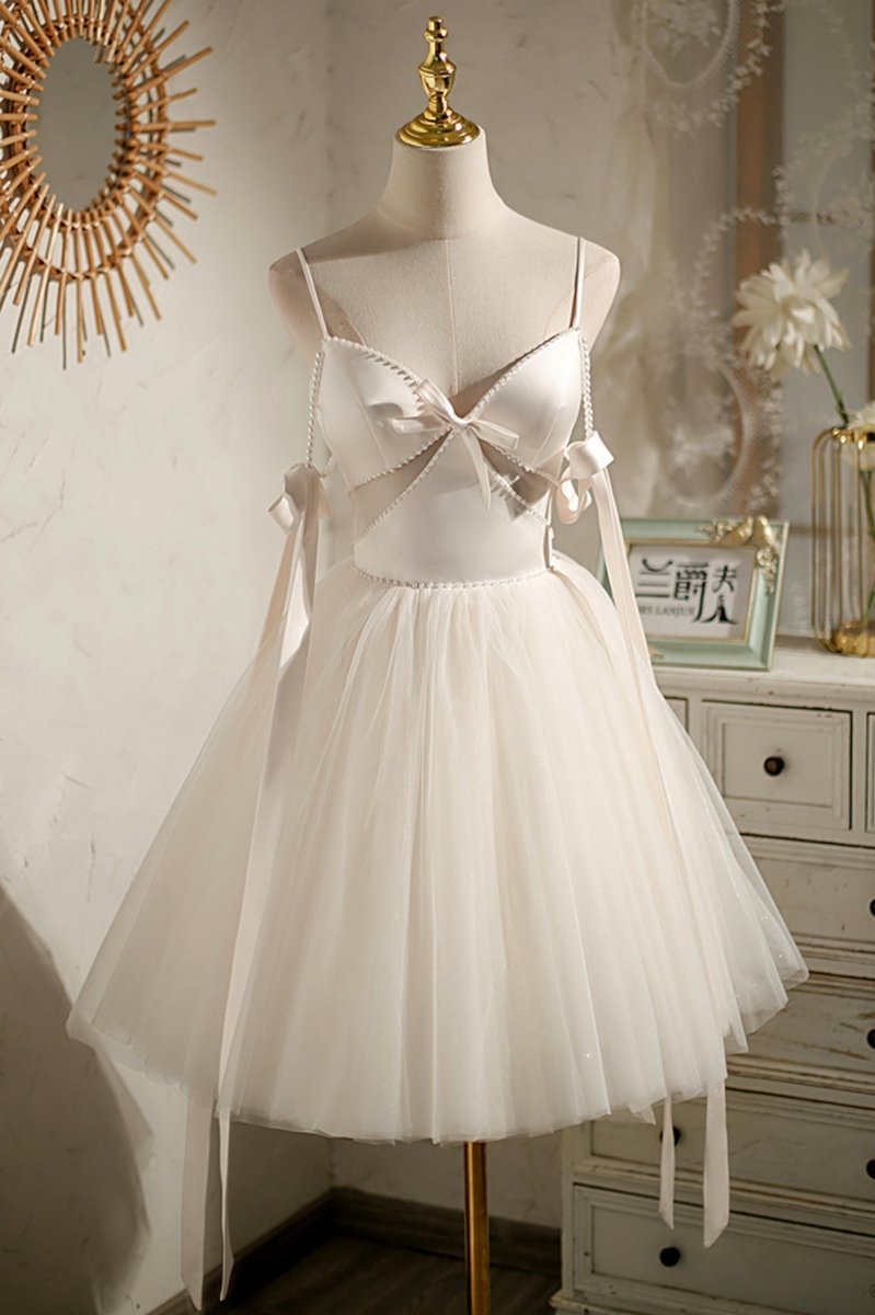 Champagne Spaghetti Straps V-Neck Tulle Short Homecoming Dress with Bo Champagne Spaghetti Straps V-Neck Tulle Short Homecoming Dress with Bo