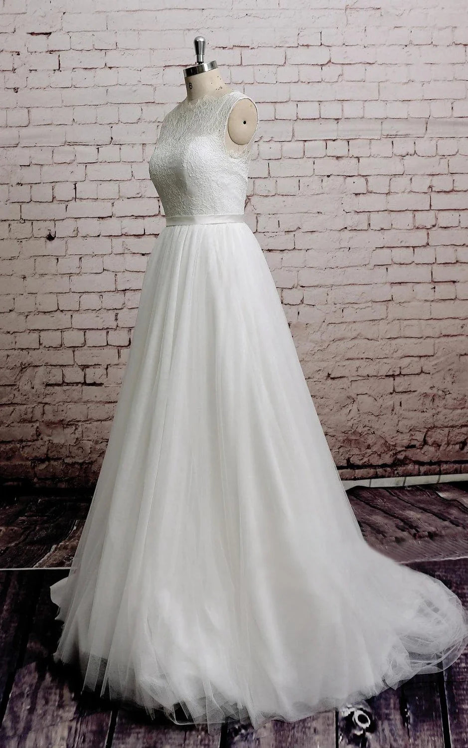 Princess Sleeveless A-Line Tulle Long Wedding Dress With Sash