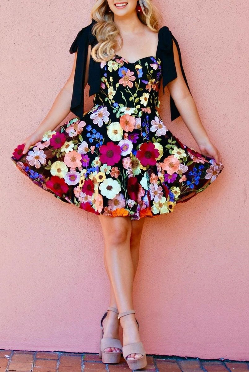 Raffaele | Black - Sweetheart Bow Strap A-Line Homecoming Dress With Floral Appliques