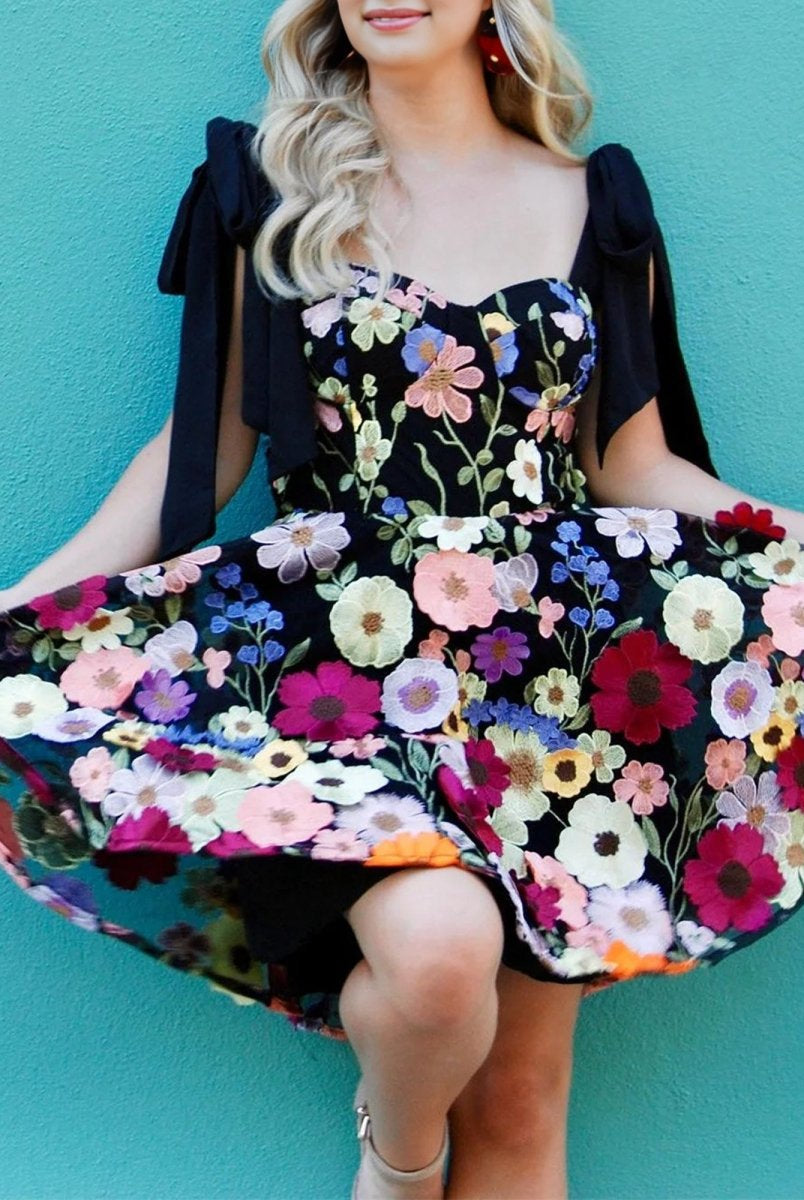 Raffaele | Black - Sweetheart Bow Strap A-Line Homecoming Dress With Floral Appliques