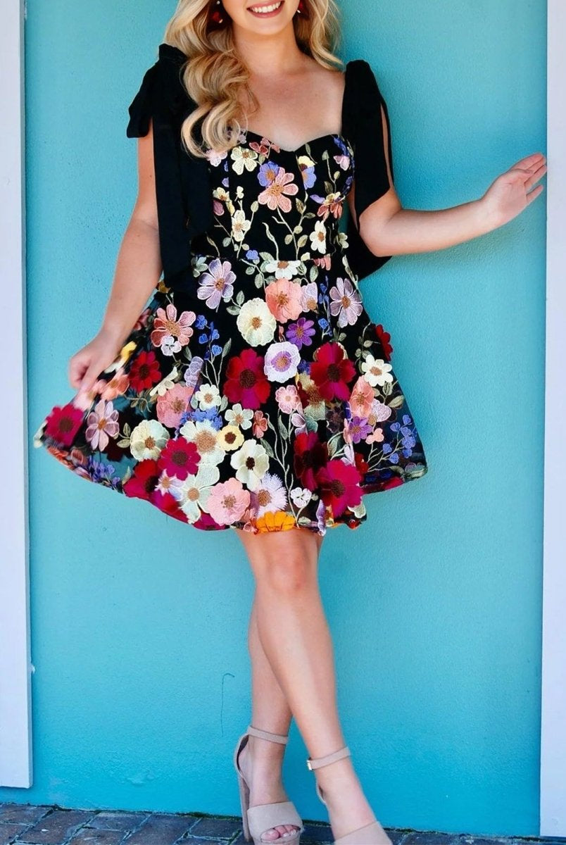 Raffaele | Black - Sweetheart Bow Strap A-Line Homecoming Dress With Floral Appliques