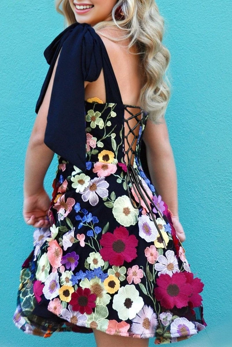 Raffaele | Black - Sweetheart Bow Strap A-Line Homecoming Dress With Floral Appliques