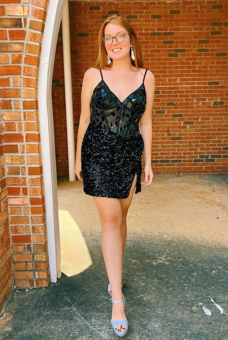 Nelly | Red Mirror-Cut Sequins Halter Sheath V Neck Homecoming Dress