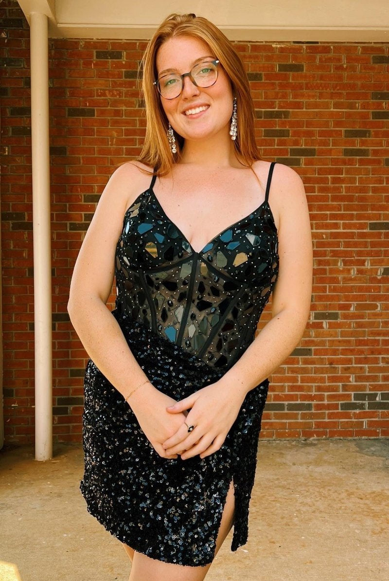 Nelly | Red Mirror-Cut Sequins Halter Sheath V Neck Homecoming Dress