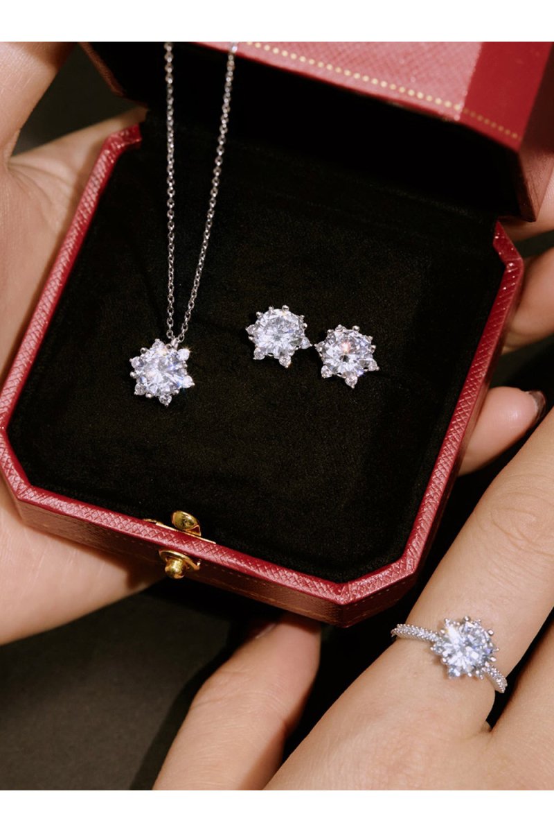 Round - Cut Shiny Star Engagement Ring - KissProm