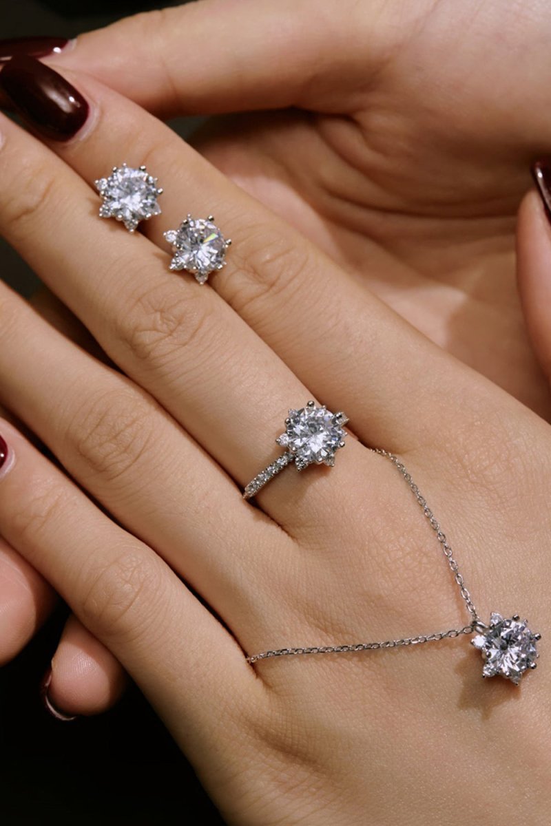 Round - Cut Shiny Star Engagement Ring - KissProm