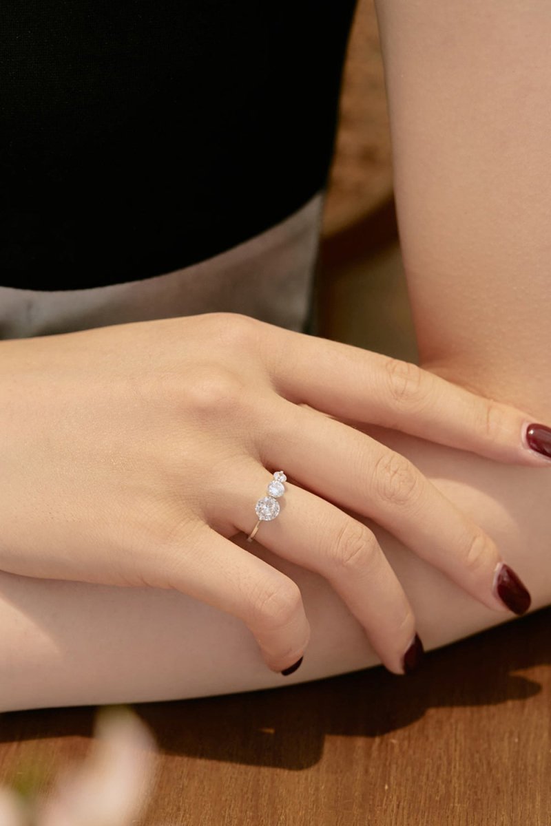 Round - Cut Three Sparkle Zircon Ring - KissProm