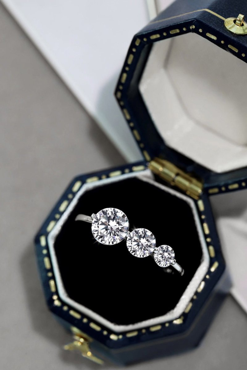 Round - Cut Three Sparkle Zircon Ring - KissProm