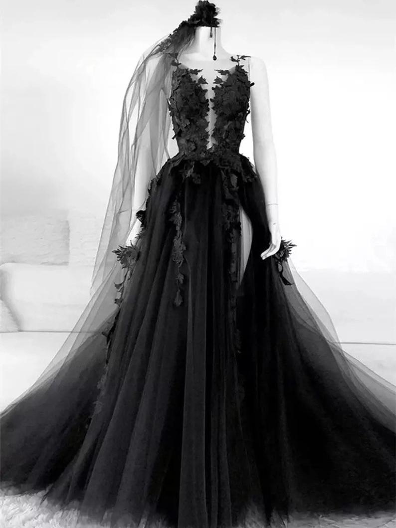Sexy Black Lace Appliques Sleeveless Tulle Backless Wedding Dresses with Veil Black / 6 Sexy Black Lace Appliques Sleeveless Tulle Backless Wedding Dresses with Veil Black / 6
