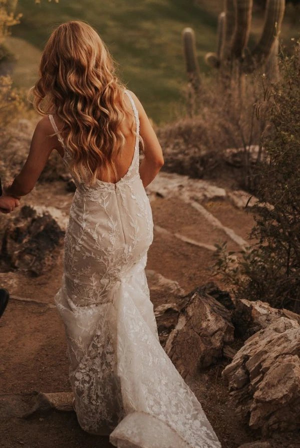 Sexy Mermaid V-neck Lace Sleeveless Wedding Dress with Sweep Train Simple Elegant Ethereal Country Garden