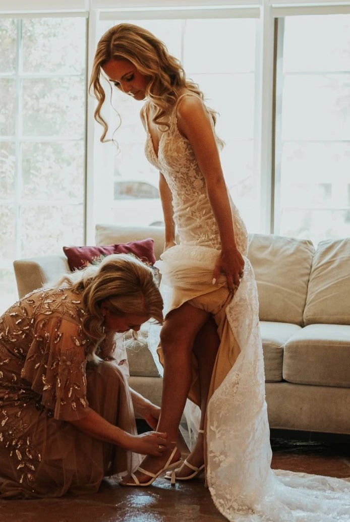 Sexy Mermaid V-neck Lace Sleeveless Wedding Dress with Sweep Train Simple Elegant Ethereal Country Garden