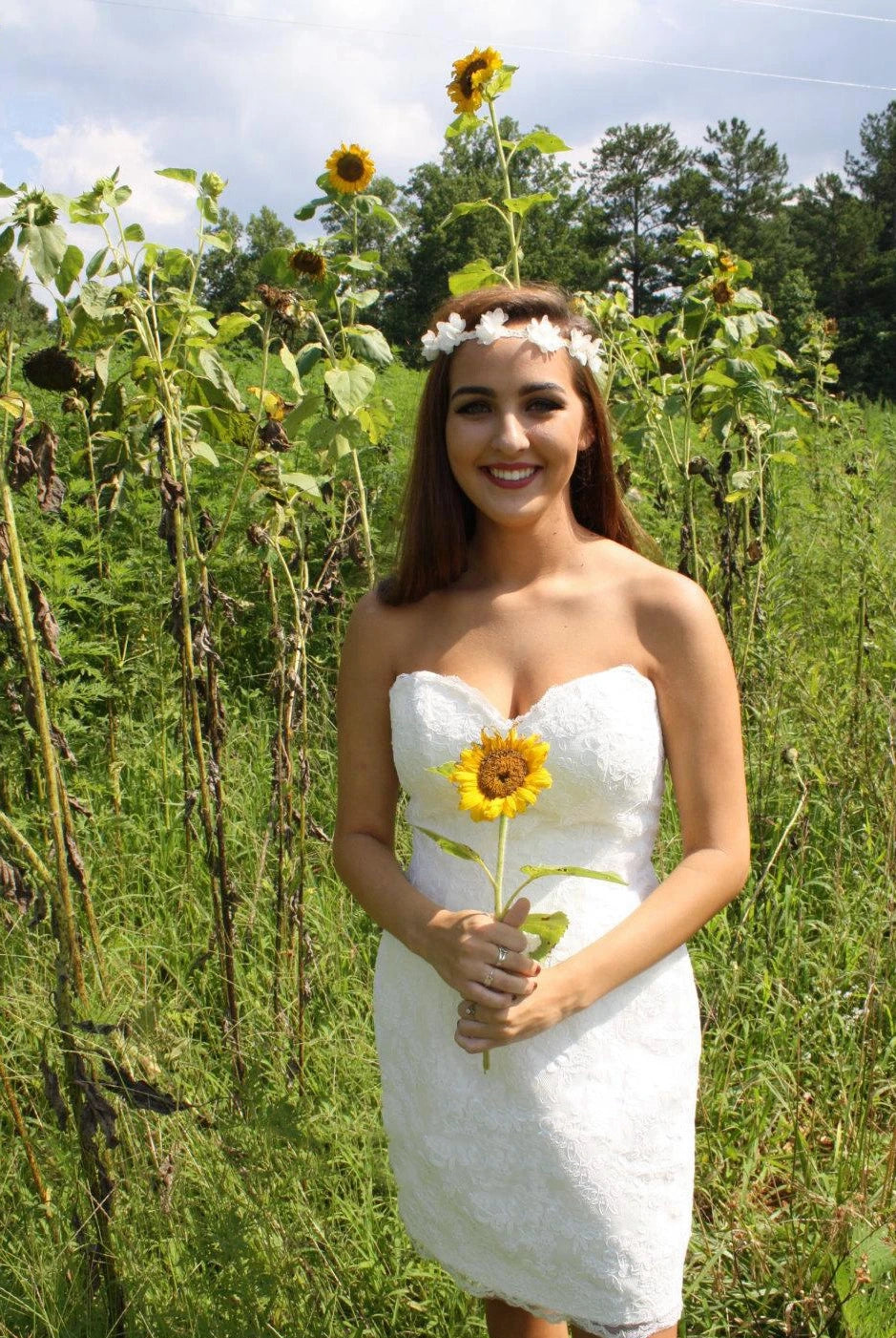 Short Strapped Sweetheart Lace Wedding Dress