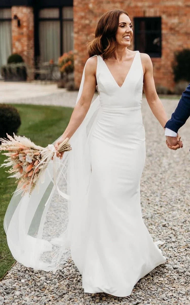 Simple Casual Trumpet V-Neck Sleeveless Wedding Dress for Women Floor-Length with V Back Long Train, Diamond White / 4 Simple Casual Trumpet V-Neck Sleeveless Wedding Dress for Women Floor-Length with V Back Long Train, Diamond White / 4
